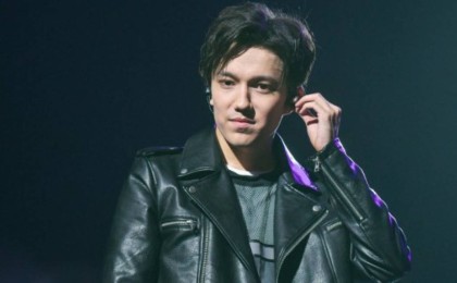 Димаш Құдайберген "Болашақ" стипендиясын алды