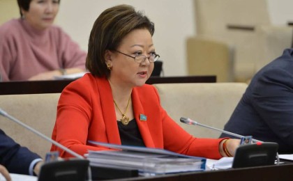 "Қазақстандағы ұйғыр, өзбек мектептерін жабу керек" - депутат