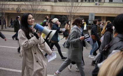 Ақмарал Бекмұрзаева: Бұл масқара! Феминизм қазақ дәстүріне қайшы