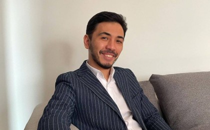 "Кінәні өздеріңнен іздеңдер": Феминистерді сынға алған Айдарқұлов өзі елден оңбай сөз естіді