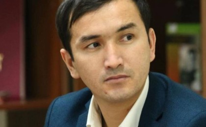 Азамат азаматтығын танытты, біздің шоумендер неге үнсіз?