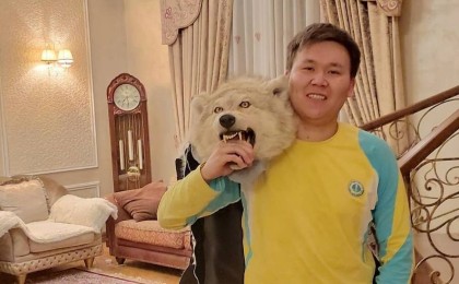 "Еркек пен әйел ешқашан тең болмайды": Отандық журналист феминистер шеруін қатаң сынға алды