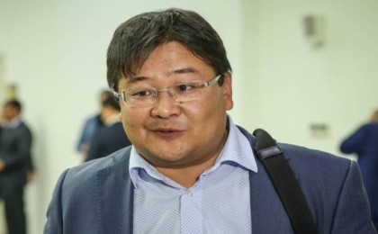 "Мәжбүр болдық" - Айдос Сарым Қазақстан БҰҰ-ның Қырымдағы адам құқықтарын бұзу туралы қарарына неге қарсы дауыс бергенін айтты