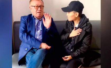 Қоразбаев "Алтынбек братан" деп сөйлейтін атышулы әншімен жеке кездесті