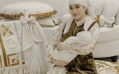 "Әкесі екеуміздің жүрегіміз қақ айырылды": Ерке Есмаханның баласы туралы қауесетке нүкте қойды