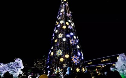 Астанада еліміздің бас шыршасы жағылды (фото)