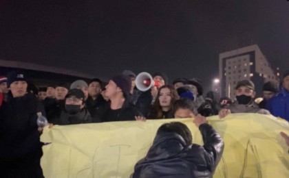 Активиста демократической партии Казахстана Жанболата Мамая избили