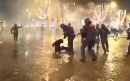 Францияның жеңілісінен кейін жанкүйерлер тарапынан Парижде тәртіпсіздіктер орын алды