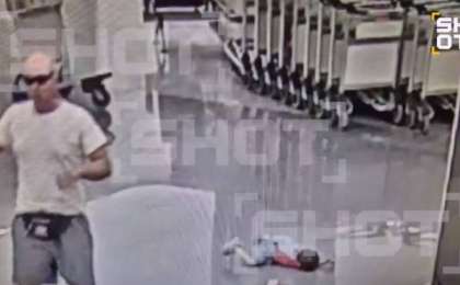 «Басын еденге ұрған». Мәскеу әуежайында балаға шабуыл жасаған ер адам қамауға алынды