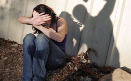 "Әкесі 10 жыл жыныстық құлдықта ұстаған". Шымкенттегі дағдарыс орталығындағы қыздың ауыр тағдыры