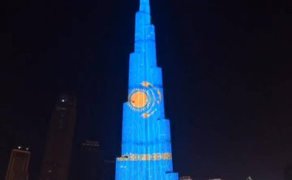 Дубайдағы Бурдж-Халифа ғимараты Қазақстан туының түсіне боялды (видео)