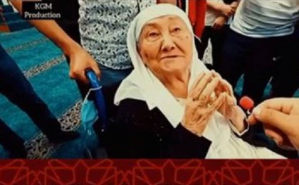 80 жастағы алматылық әжей Мақтаарал тұрғындарына 33 млн теңге үлестірді (видео)