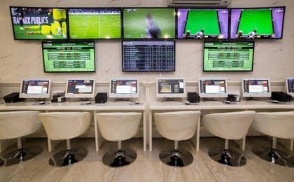 "Аспанға қараймын, жұлдызды санаймын..."