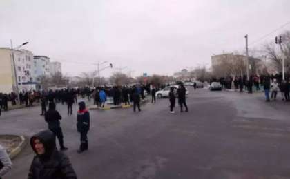 Жаңаөзенде газ бағасына шүйліккен жұрт наразылыққа шықты (видео)