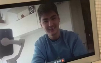 «Қазақ елі сізбен танысады»: Жәнібек өзін асырап алған анасын көрсетті