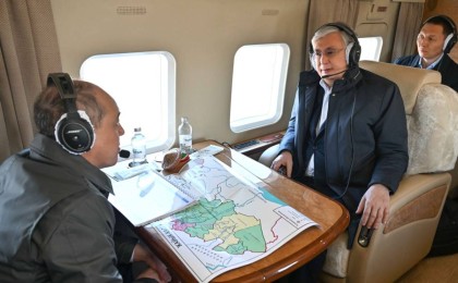 Президент Батыс Қазақстан облысының су басқан аумақтарын тікұшақпен аралады