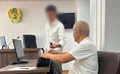 «Көлігінің кілтін қалдырды»: Мұқағалидың ұлы ақынды балағаттаған блогерді кешірді