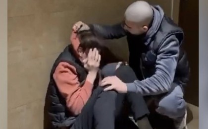 Беттен ұрма, родной: Алматыда ер адам жас баланы аяусыз сабаған