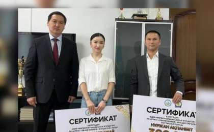 "1 миллион теңгені қимады": Әлемнің үздік спортшысы атанған каратэшіге сыйақы табыстаған Бақтияр Артаев сынға қалды