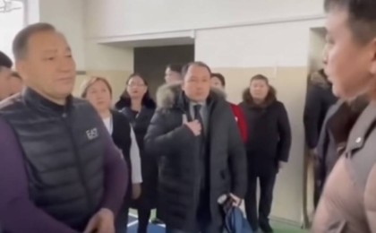 “Этикет жоқ”: Ақтөбе облысы әкімінің қарамағындағыларға тапсырма берген видеосы желіге тарады