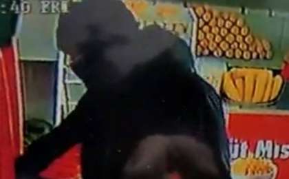 Чужие деньги из банкомата забрал парень в Актау