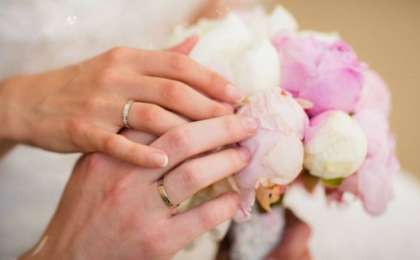 22 жастағы бойжеткен бетіне қышқыл шашып, күйдіріп тастаған жігітке тұрмысқа шықты