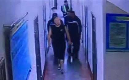 "Жұмыста үнемі шорти, майкімен жүреді". "Киллер" басшыдан шаршаған Қазғұрт полицейлері заңгерге шағымданды