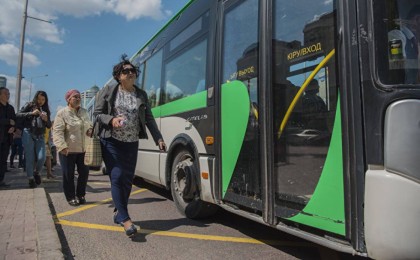 Алматыда қоғамдық көліктің жұмыс уақыты ұзартылады