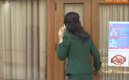 Журналистерден қашқан бір топ депутат күлкіге қалды (ВИДЕО)