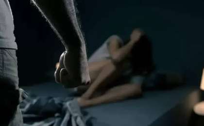 «Түркияға бөтен адаммен қыдырып кеткен»: Ақтөбеде ерлі-зайыптының ісі сотта қаралды