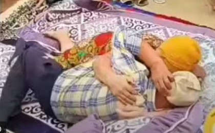 Құда мен құдағиды тойда төсекке жатқызып, аймаластырып, сүйістіріп қойды (ВИДЕО)