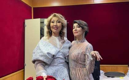 «Ой сен кемпір әлі жүрсің бе?»: Жеңіс Ысқақова өзін «кемпір» деп кемсіткендердің сазайын берді (ВИДЕО)