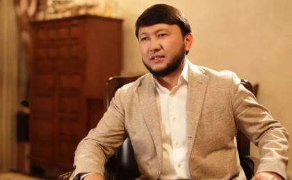 Мұхамеджан Тазабеков көпті мазалаған сұраққа жауап берді: Заңсыз әйеліңіз бар ма?