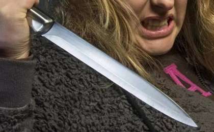 Атыраулық әйел құрбысын пышақтап тастады