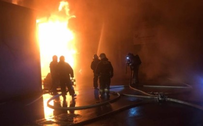 Шымкентте базар қоймасы өртеніп жатыр