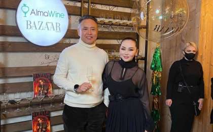 «Тұрсын, сен өзі есі дұрыс адамсың ба?» Баян Мақсатқызының күйеуіне ұрысқан сәті камераға жазылып қалды