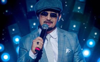 "500 мың теңгеге барады-ау": Мұқасан Шахзадаев ең қымбат көзілдірігі қанша теңге тұратынын айтты