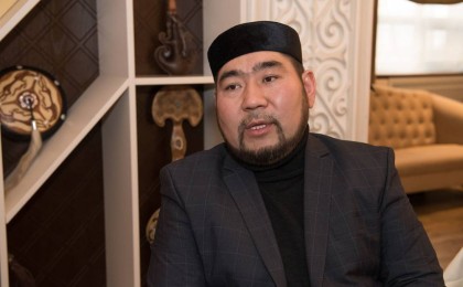 "Бес келіншек, бір кемпірдің тілін таба алмасаңдар!" – Балғынбек Имаш (ВИДЕО)