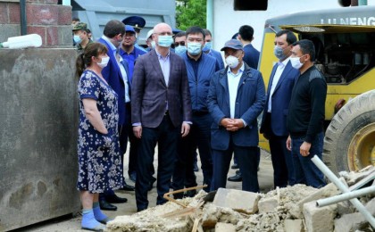 Түркістан облысында селден зардап шеккендерге 300-ден астам үй салына бастады