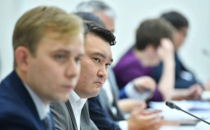 "Назарбаев емеспін": Мәжіліс депутаты інісі жүргізген даулы бағдарламаға пікір білдірді