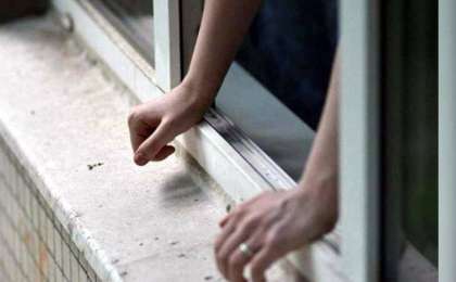 Өзіне қол жұмсауға екінші рет әрекет еткен: бойжеткен 16-қабаттан секіріп кетті