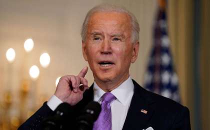 Байден Трамптың шетелдіктерде АҚШ-қа кіруге тыйым салған жарлығының күшін жойды