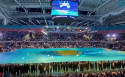 Астанада Қазақстандағы ең үлкен ту көрсетілді