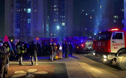 Алматыда тұрғын үй кешенінен өрт шықты (ВИДЕО)