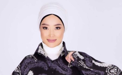 "Ажырастың ғой, орамалыңды шеш": Мөлдір Әуелбекова өзіне кеңес берген оқырманына жауап берді