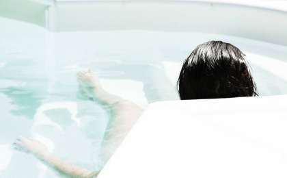 Жуынатын бөлмеге телефон алып кірген оқушы қыз ажал құшты