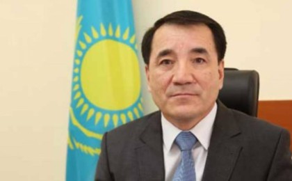 Желіде қызметкерлеріне 1,5 сағат былапыт сөз айтқан әкімнің аудиосы тарады