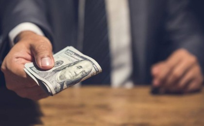 Алматыдағы мәйітхана директоры пара алды және ақша жымқырды деп айыпталуда