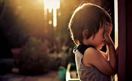 Қылмыстық іс жабылды: Атырауда мүгедек балаларды унитазға байлап қойған (видео)