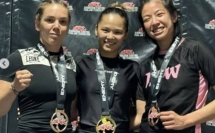 16 жасар бойжеткен 30 жасар спортшыларды тізе бүктірді